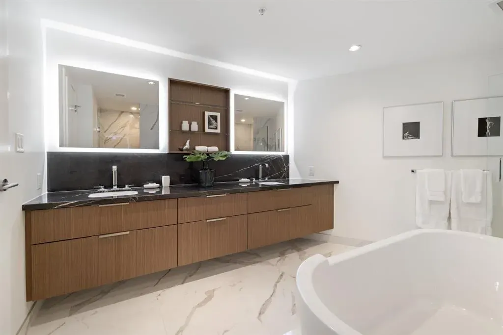 88 Waterfront Mews SW, #102