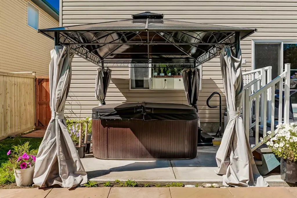 186 Everstone Drive SW