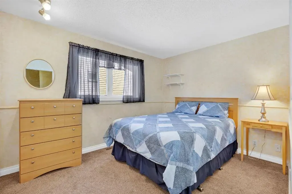 32 Rideau Close SW