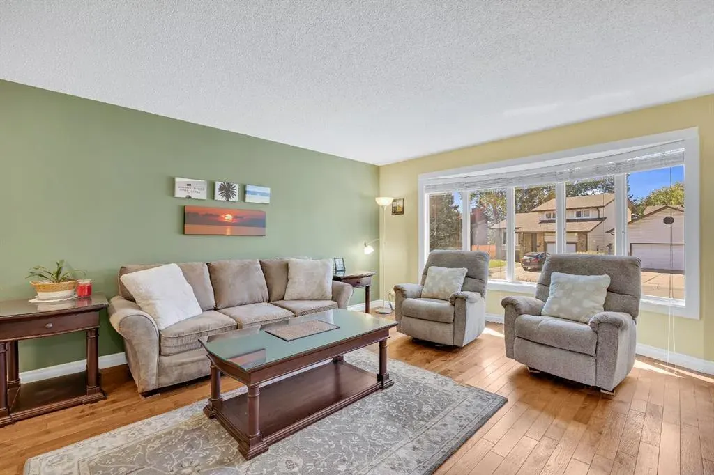 32 Rideau Close SW
