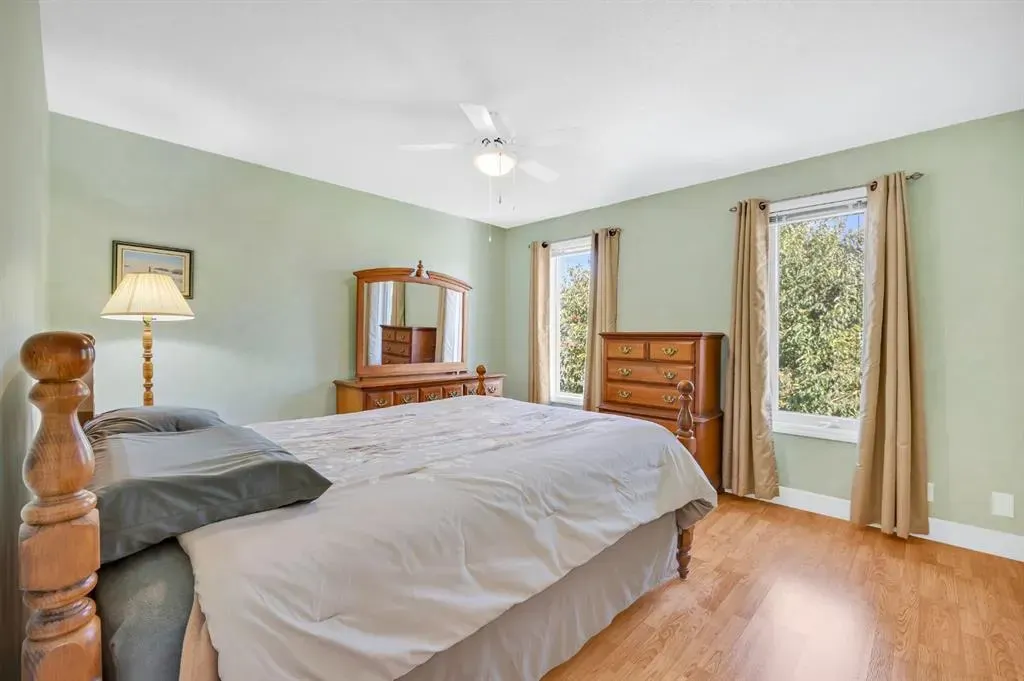 32 Rideau Close SW