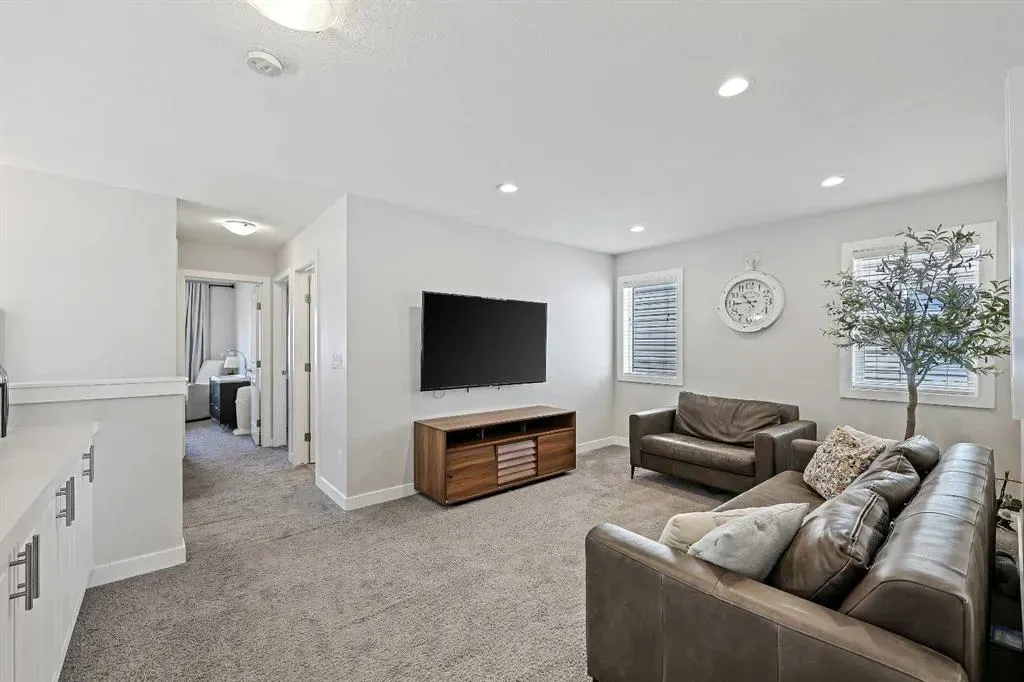 115 Bayview Circle SW