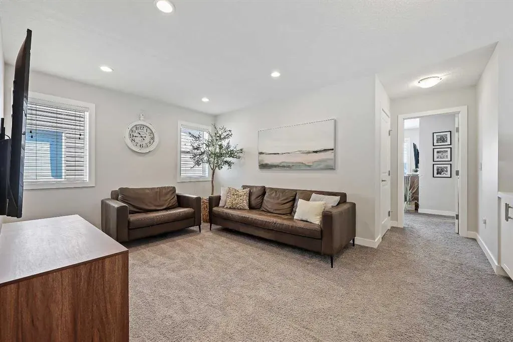 115 Bayview Circle SW
