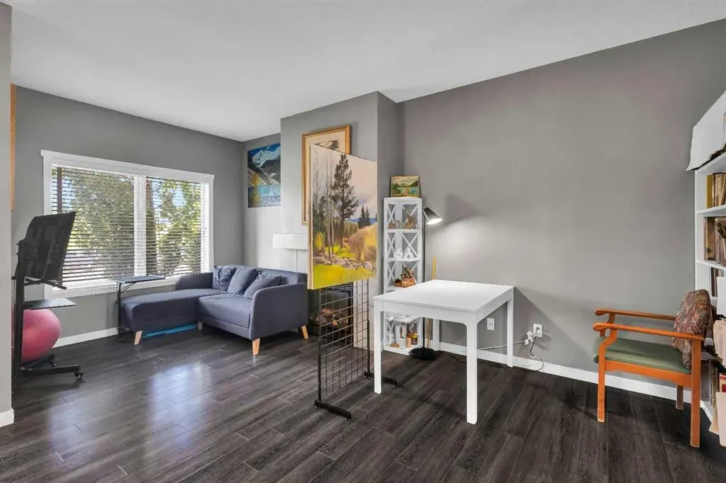 11 Copperpond Landing SE