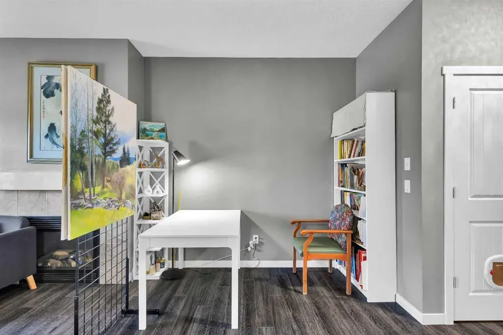 11 Copperpond Landing SE