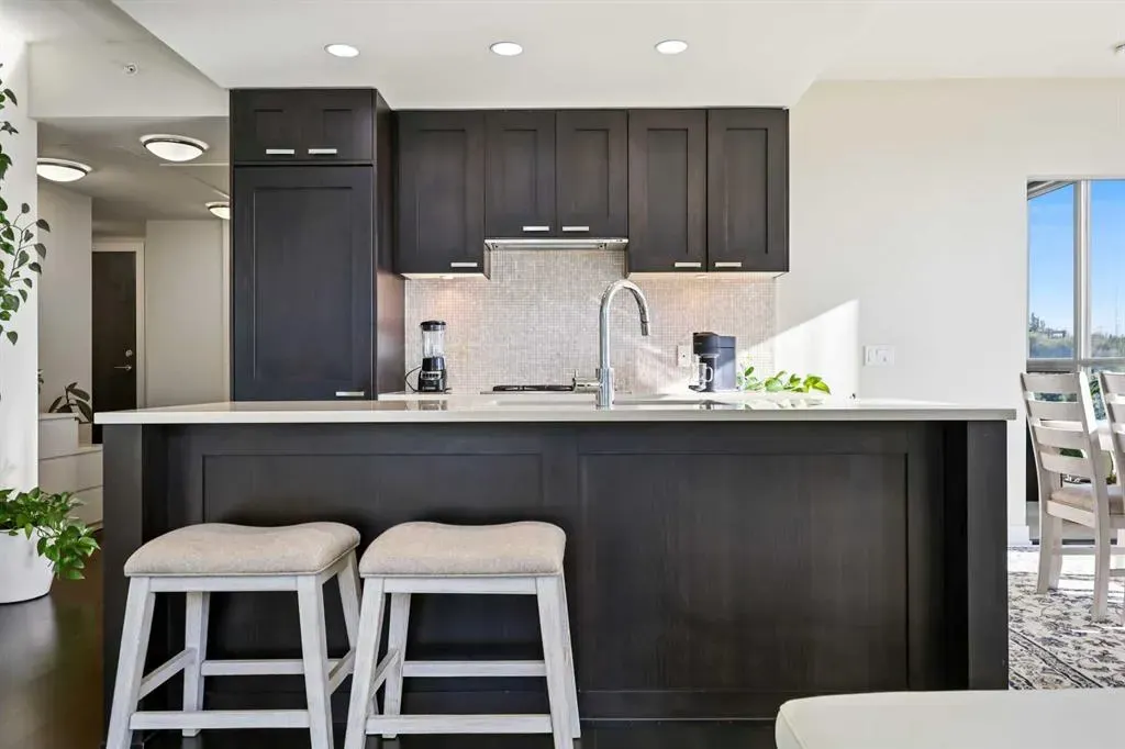 222 Riverfront Avenue SW, #825