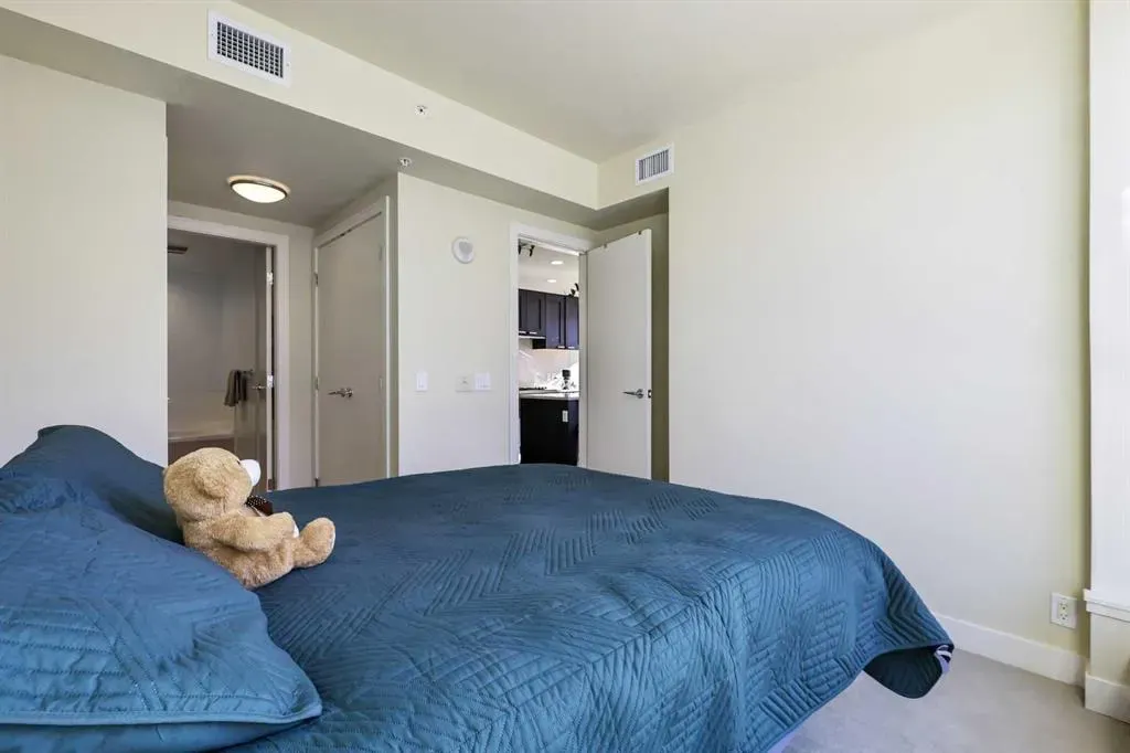 222 Riverfront Avenue SW, #825