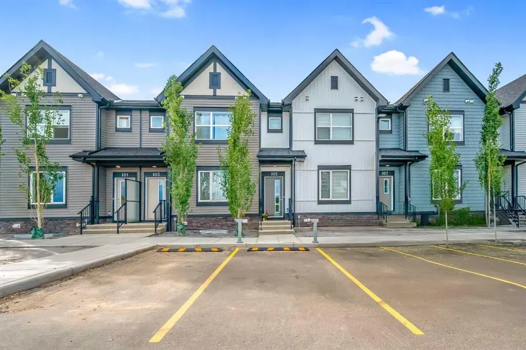 25 Evanscrest Mews NW, #101