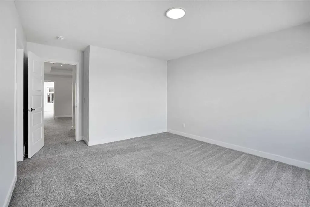601 Corner Meadows Way NE