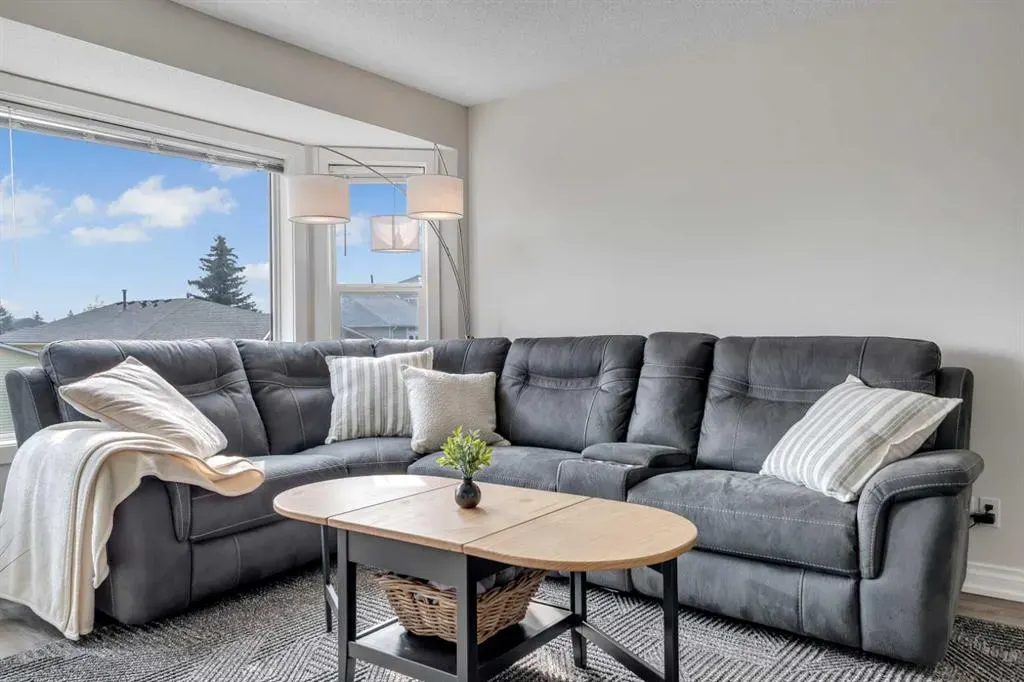 9 Sandarac Way NW