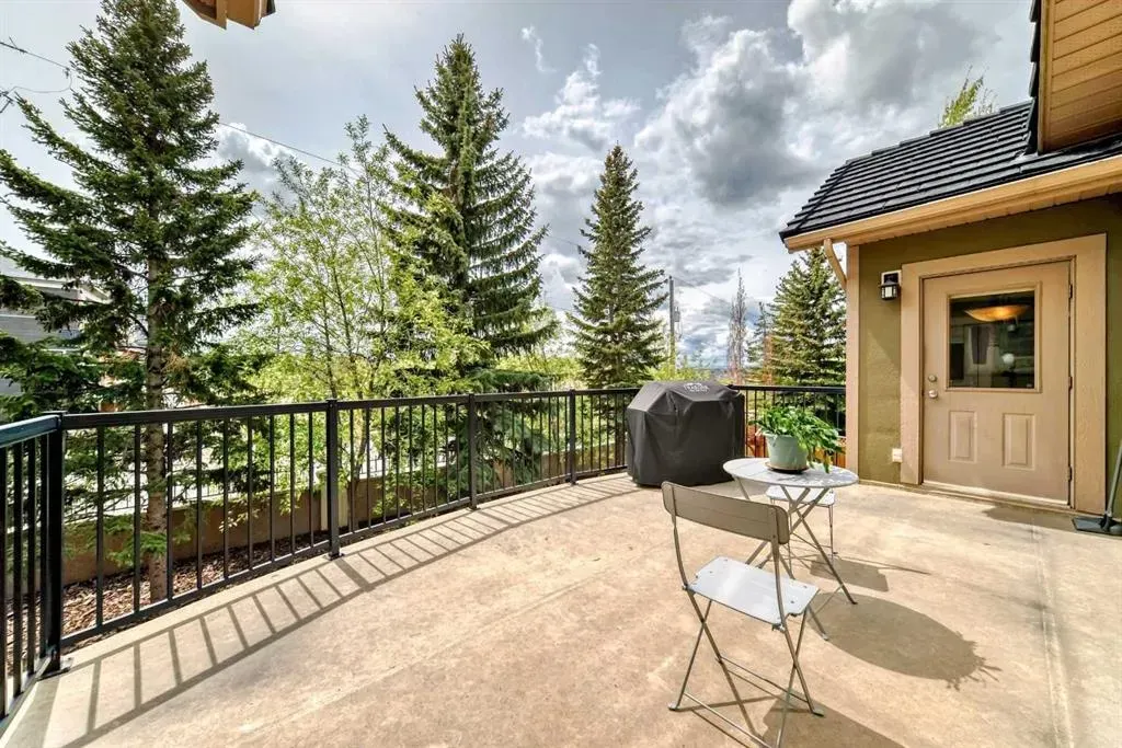 94 Aspen Ridge Way SW