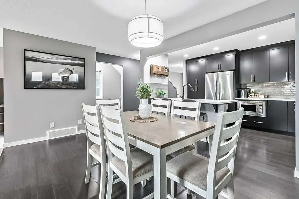241 Copperpond Parade SE