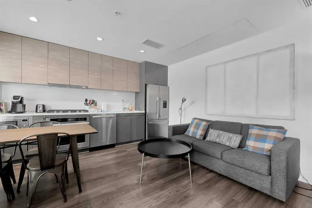 38 9 Street NE, #304