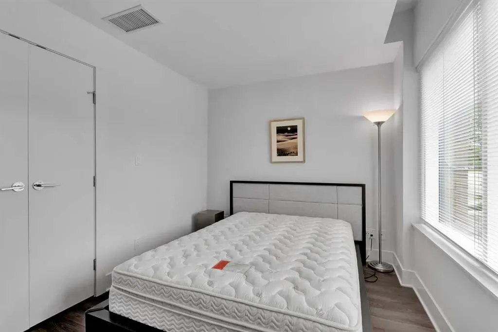 38 9 Street NE, #304