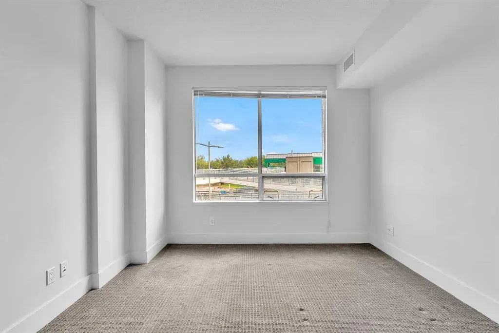 38 9 Street NE, #304