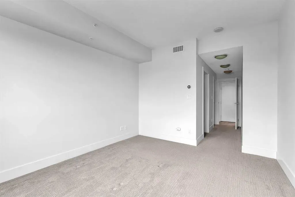 38 9 Street NE, #304