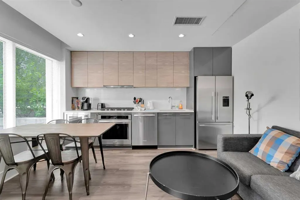 38 9 Street NE, #304