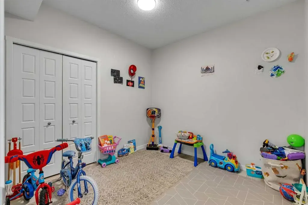 40 Carrington Plaza NW, #302