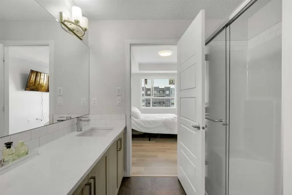40 Carrington Plaza NW, #302