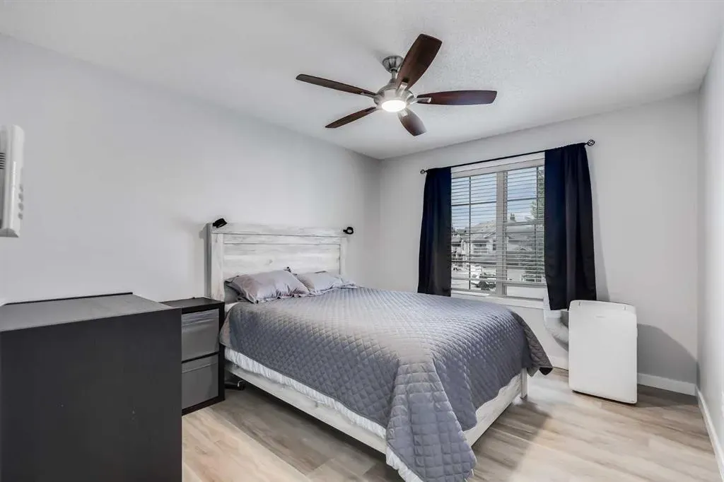 11 Everridge Square SW, #201