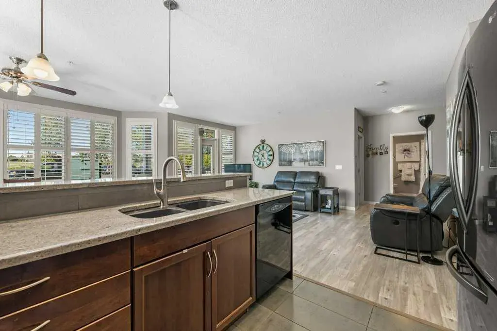 1 Crystal Green Lane, #129