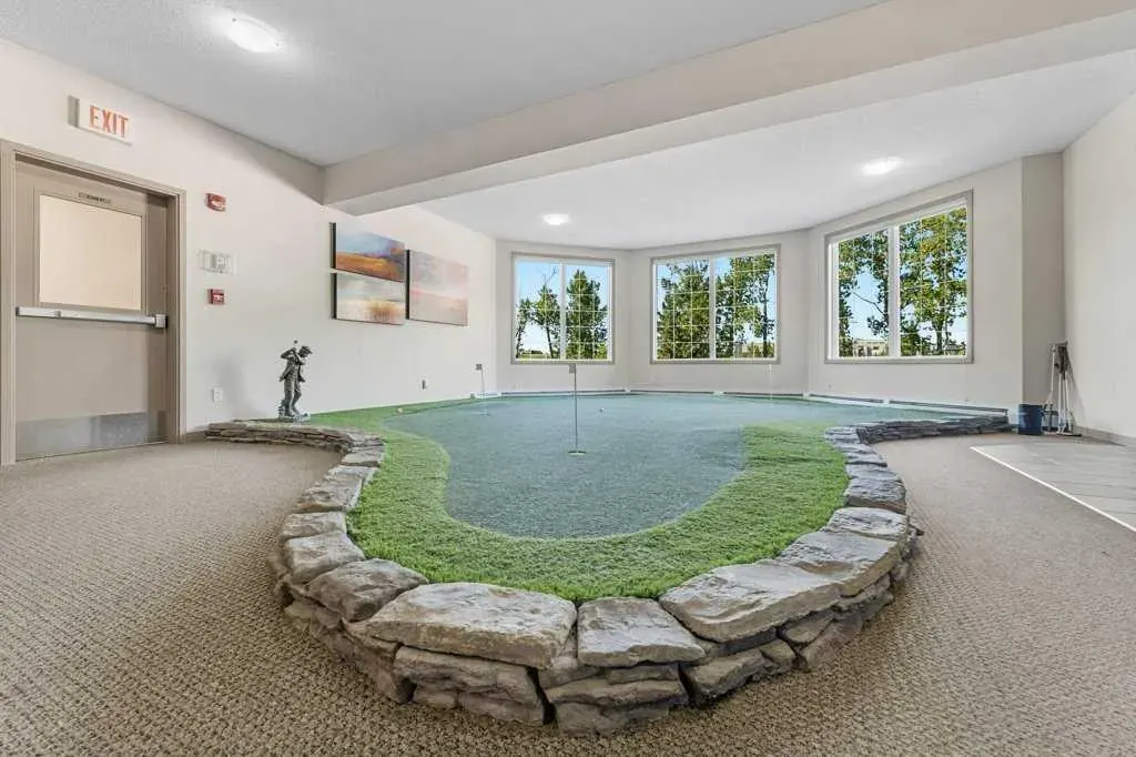 1 Crystal Green Lane, #129