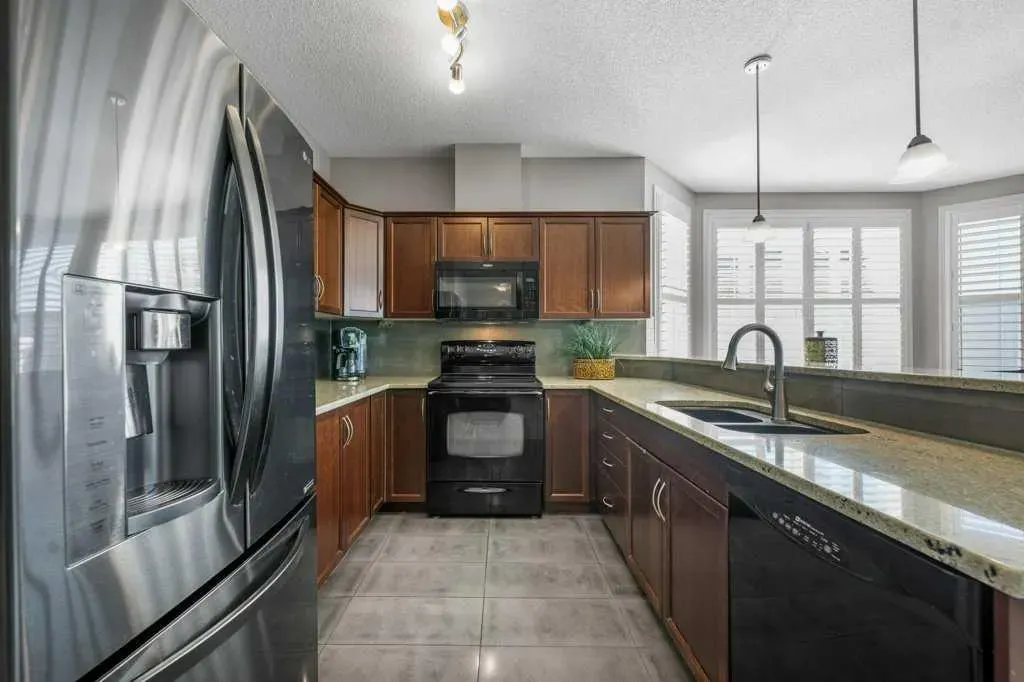 1 Crystal Green Lane, #129