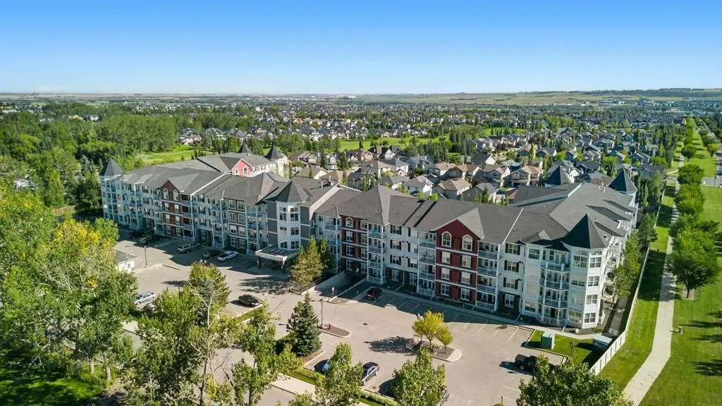 1 Crystal Green Lane, #129