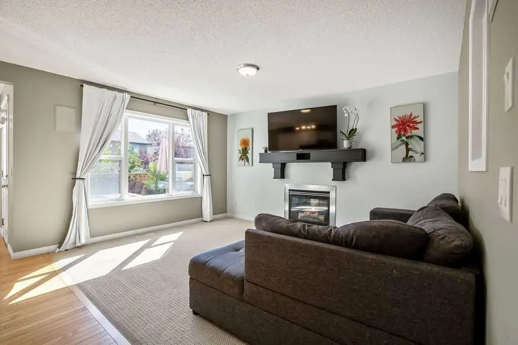275 Cougar Plateau Way SW