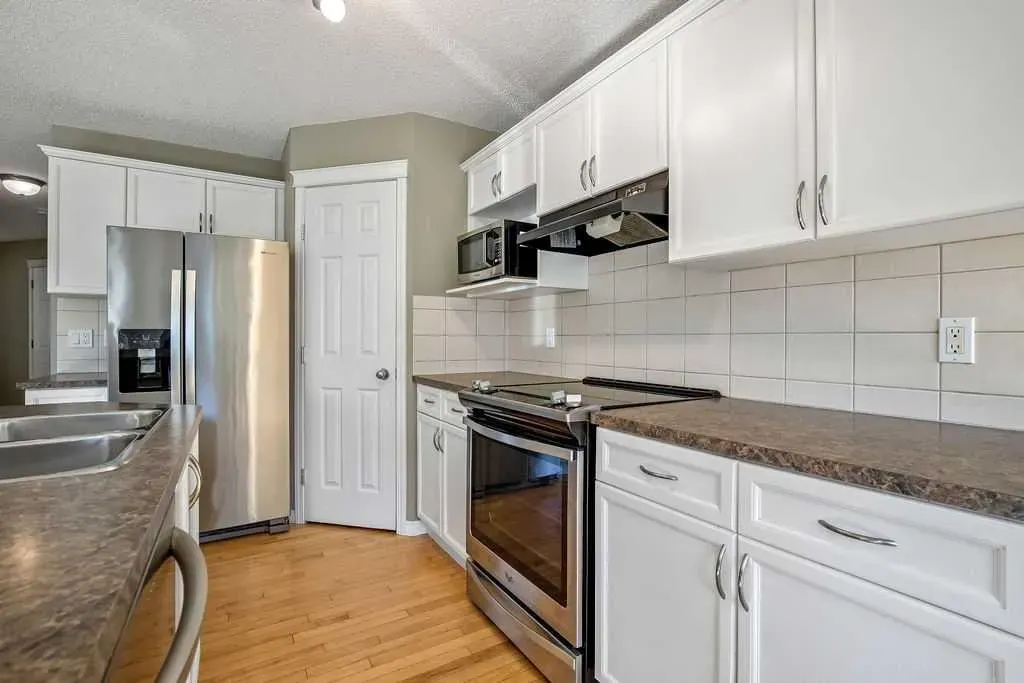 275 Cougar Plateau Way SW
