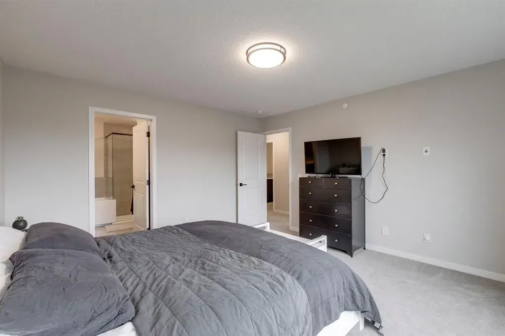 17 Howse Terrace NE