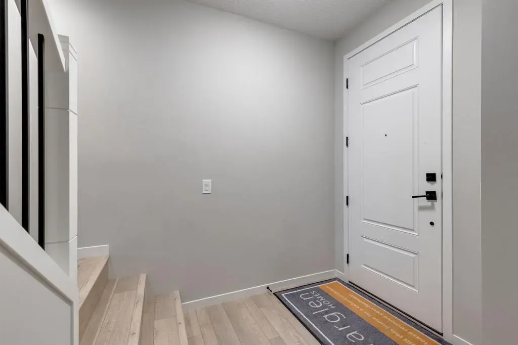 17 Howse Terrace NE