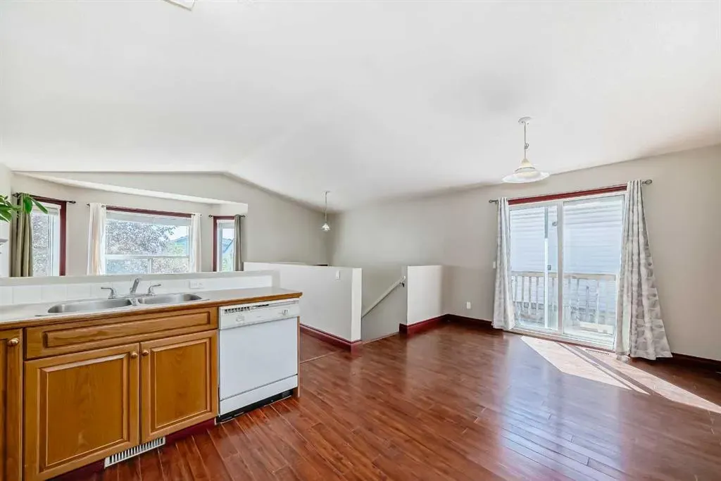 55 Applemead Court SE