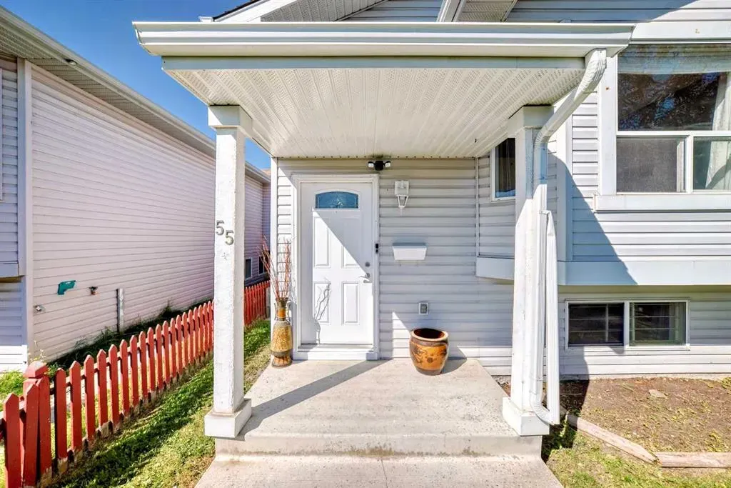 55 Applemead Court SE