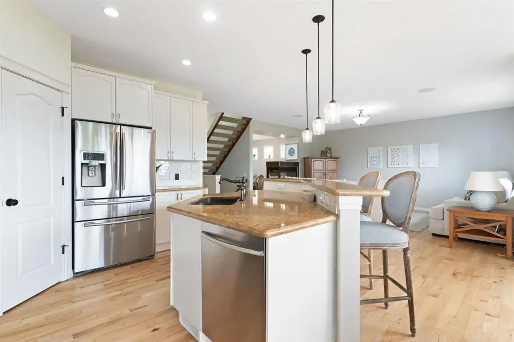 46 Crestbrook Hill SW