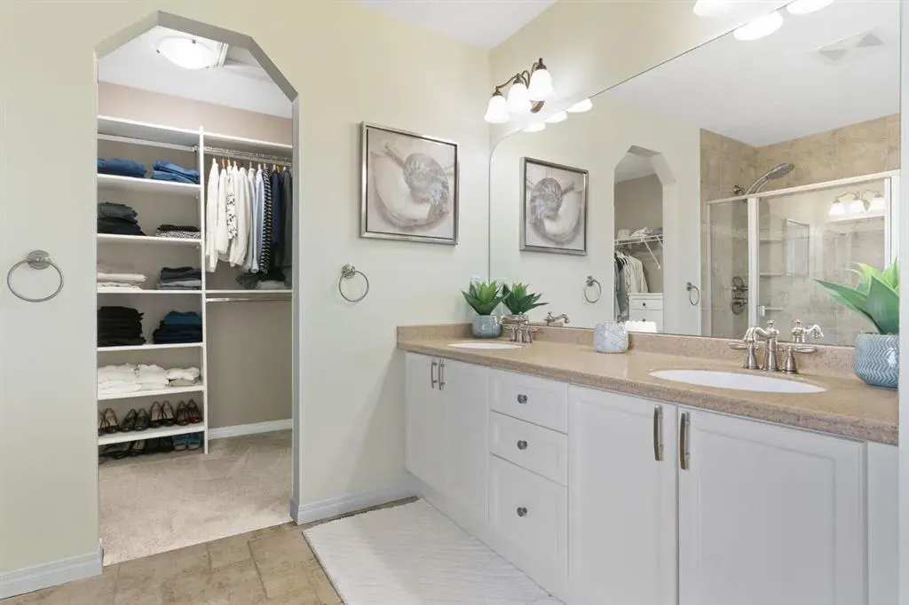 46 Crestbrook Hill SW
