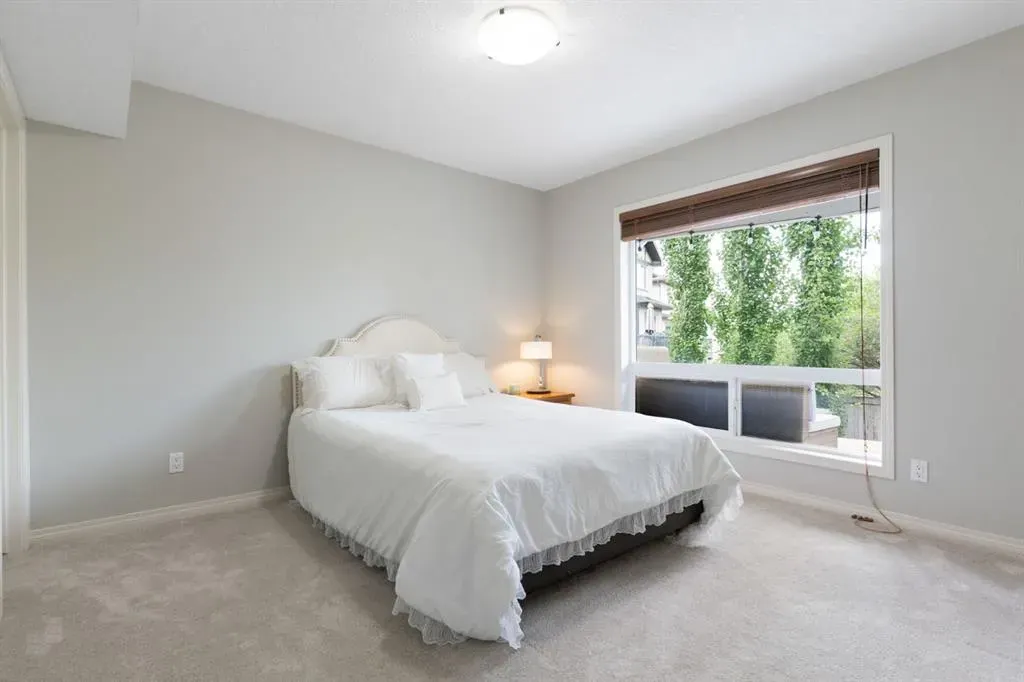 46 Crestbrook Hill SW