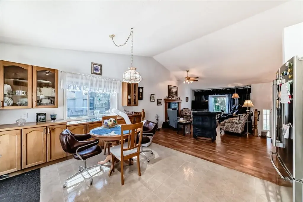 21 Strathmore Lakes Way