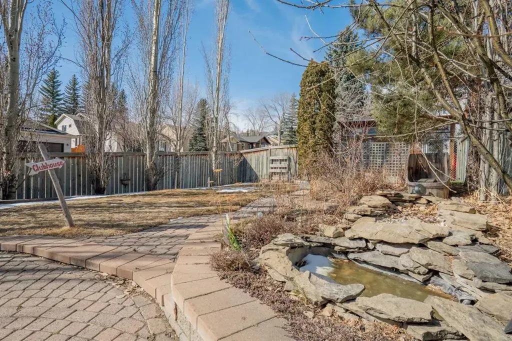 5503 Strathcona Hill SW