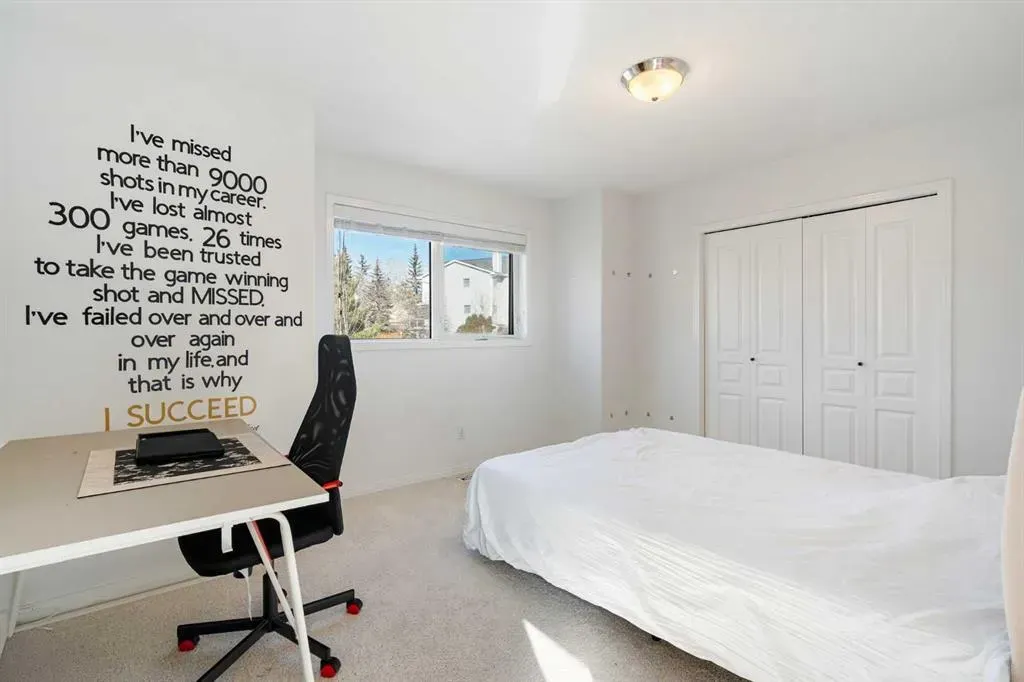 5503 Strathcona Hill SW