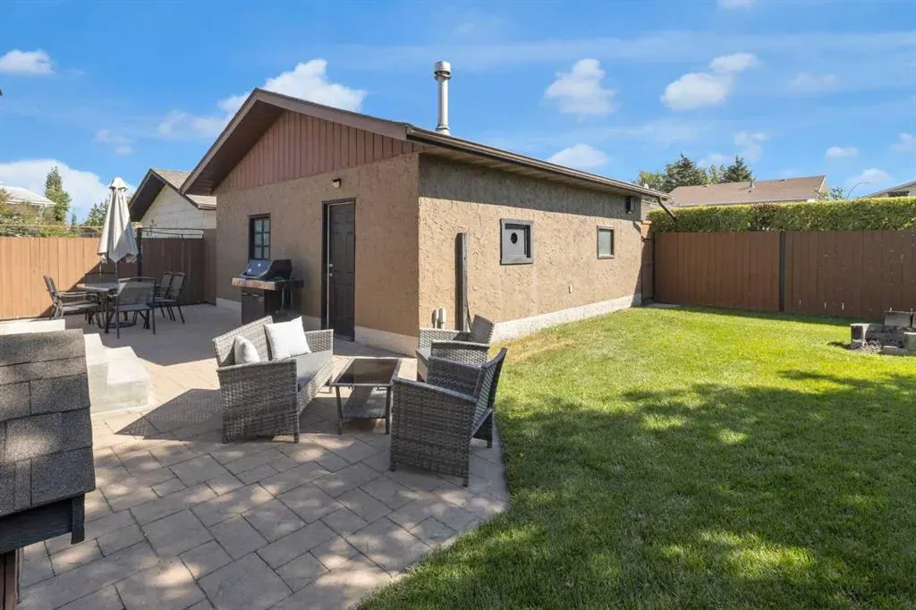 968 Abbotsford Drive NE