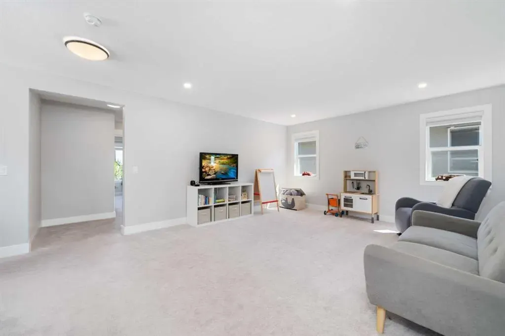 141 Masters Terrace SE