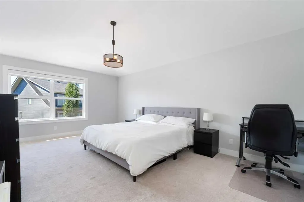 141 Masters Terrace SE