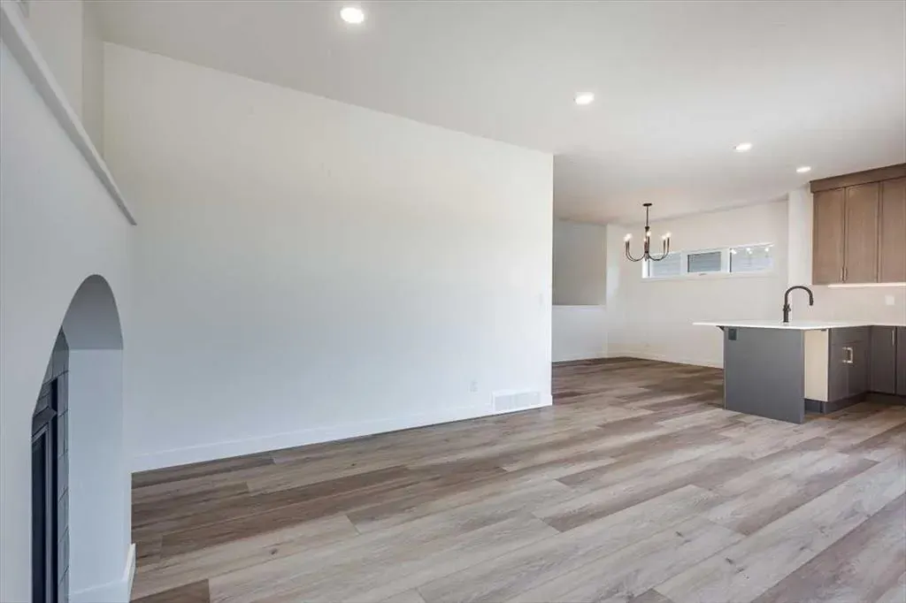56 Emmett Crescent