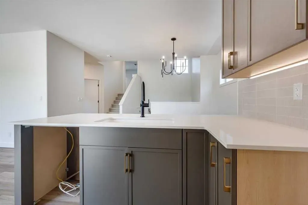 56 Emmett Crescent