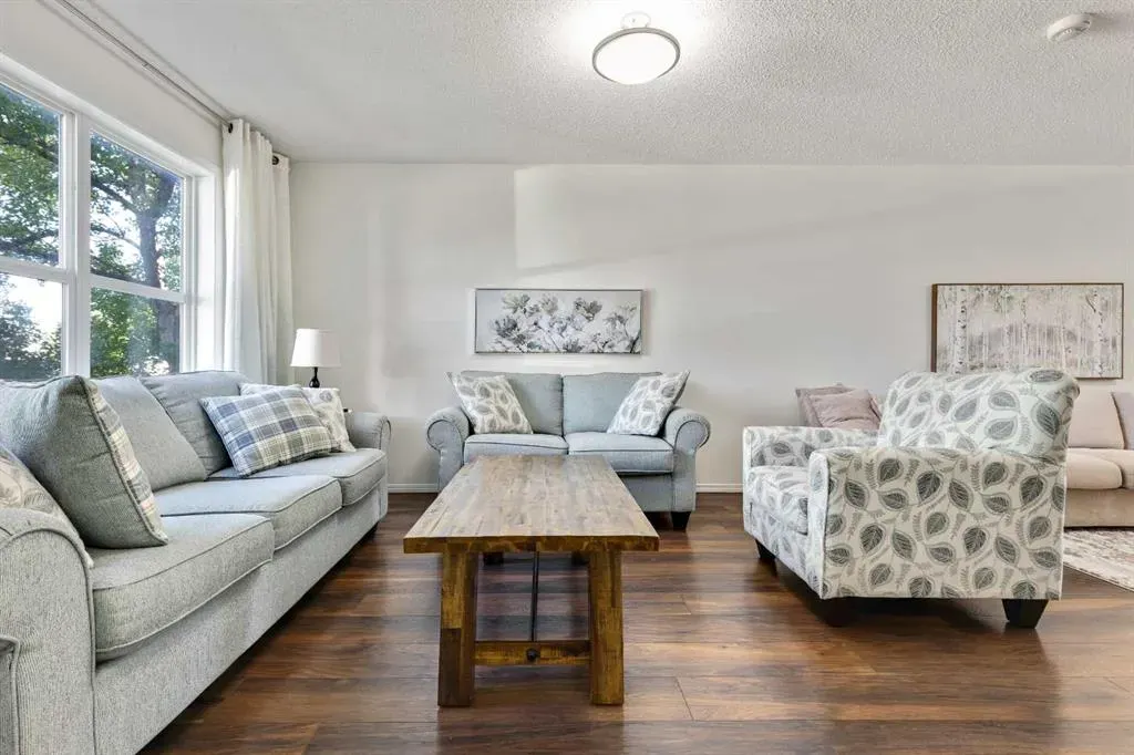 105 Prairie Sound Circle NW