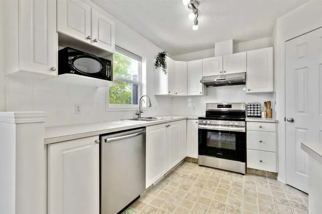 105 Prairie Sound Circle NW