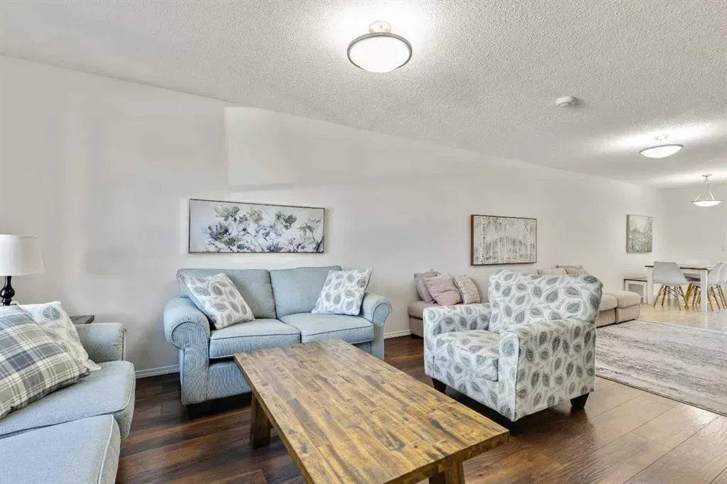 105 Prairie Sound Circle NW