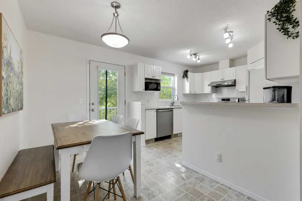105 Prairie Sound Circle NW