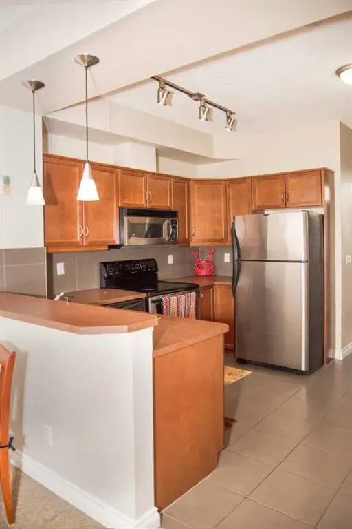153 Rockyledge Rise NW, #14